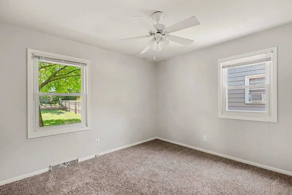 1924 Plymouth Terrace SE Grand Rapids City MI 49506