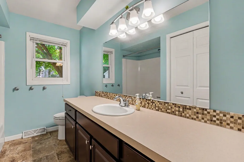 1924 Plymouth Terrace SE Grand Rapids City MI 49506