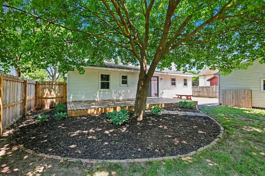 1924 Plymouth Terrace SE Grand Rapids City MI 49506