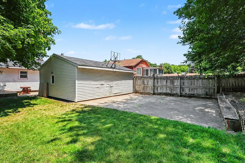 1924 Plymouth Terrace SE Grand Rapids City MI 49506