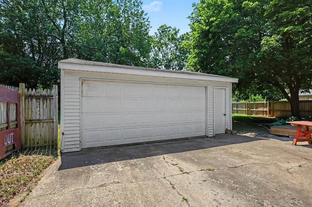 1924 Plymouth Terrace SE Grand Rapids City MI 49506