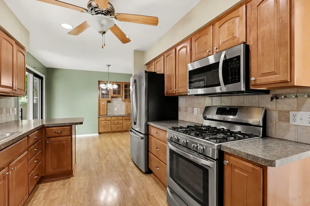 1924 Plymouth Terrace SE Grand Rapids City MI 49506