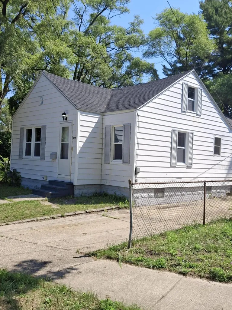 1958 Terrace Street Muskegon City MI 49442