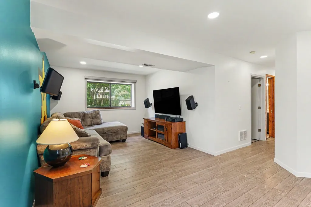 715 Springwood Drive SE Kentwood City MI 49548