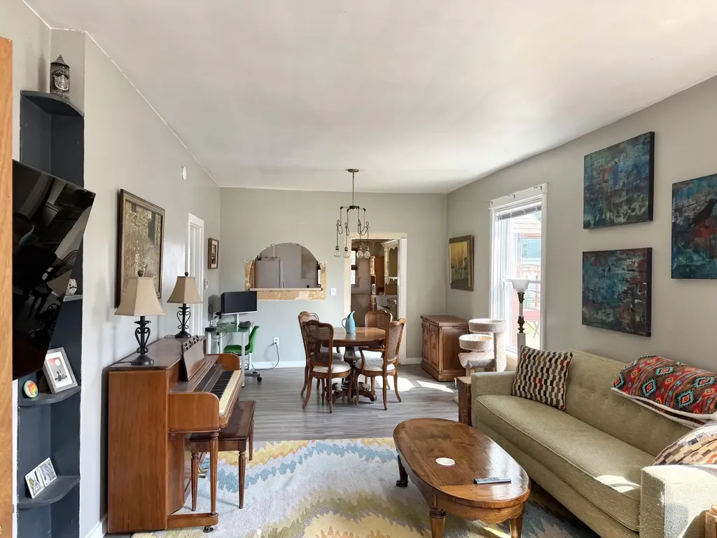 52 Iona Avenue Muskegon City MI 49442