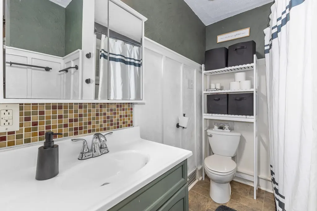 354 W 17th Street Holland City MI 49423