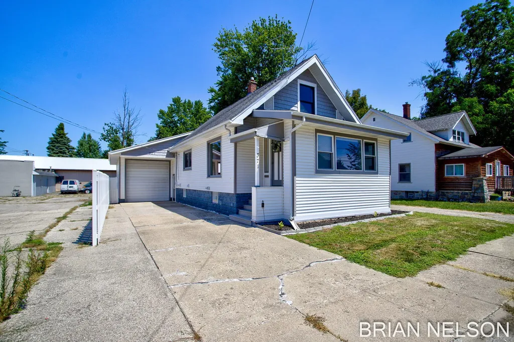 371 Lincoln Street Coopersville City MI 49404