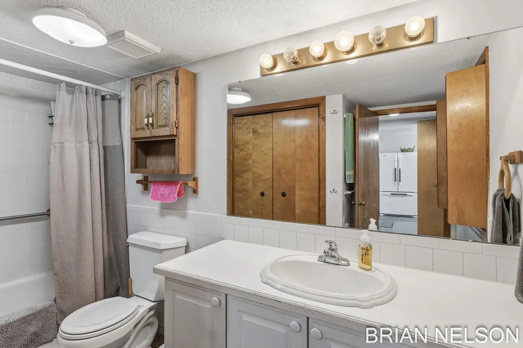 371 Lincoln Street Coopersville City MI 49404