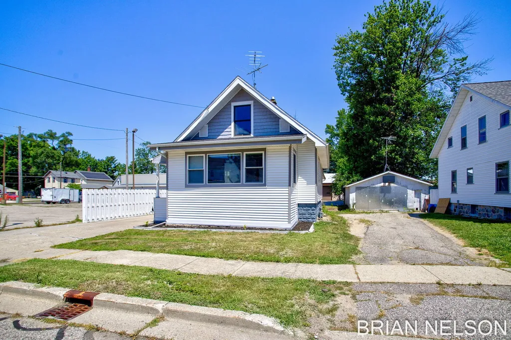 371 Lincoln Street Coopersville City MI 49404