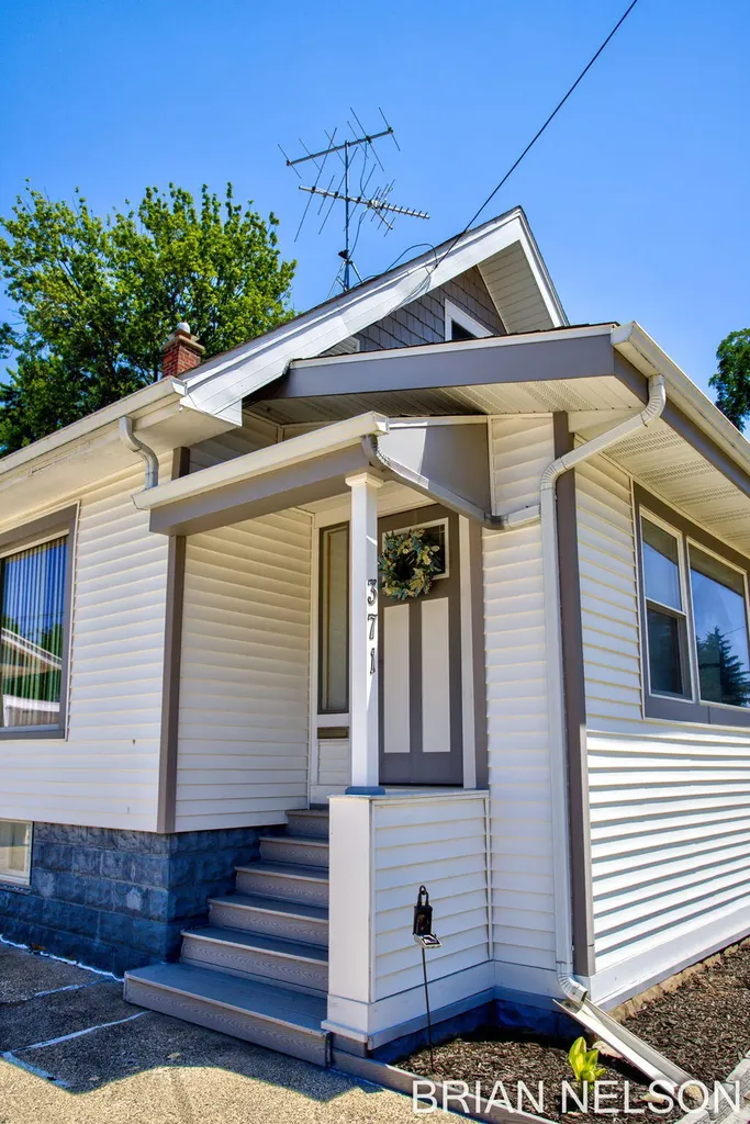 371 Lincoln Street Coopersville City MI 49404