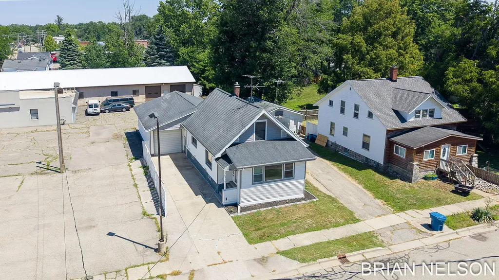 371 Lincoln Street Coopersville City MI 49404