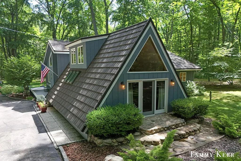 6051 Old Allegan Road Saugatuck Township MI 49453