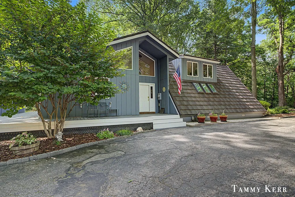 6051 Old Allegan Road Saugatuck Township MI 49453