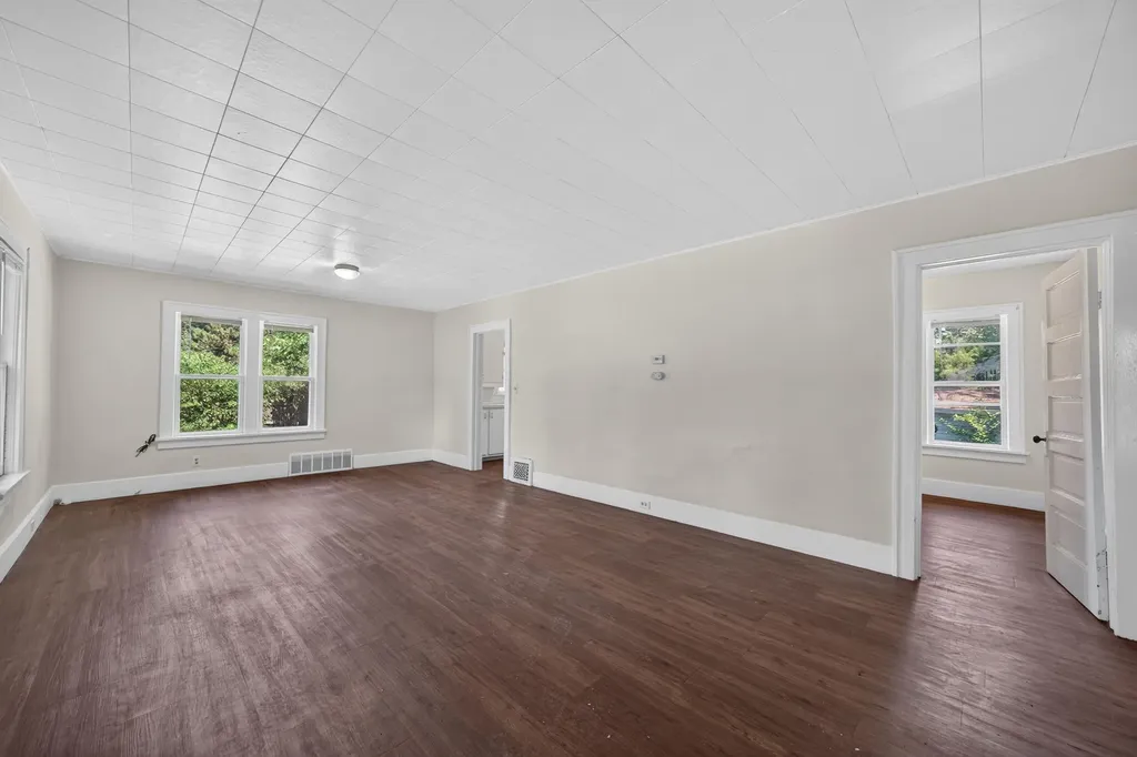 1682 Edwin Street Muskegon City MI 49442
