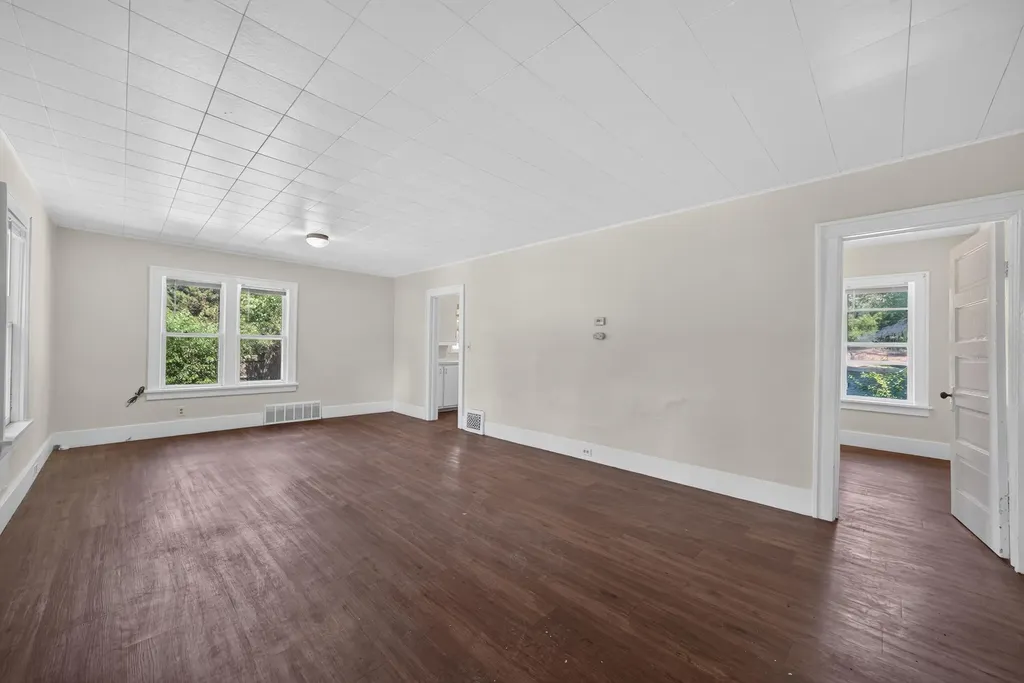 1682 Edwin Street Muskegon City MI 49442