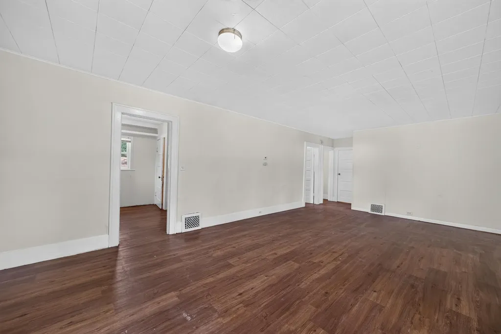 1682 Edwin Street Muskegon City MI 49442