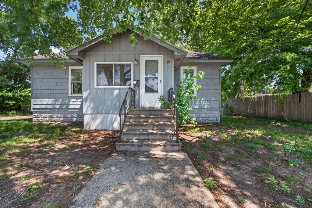 1682 Edwin Street Muskegon City MI 49442