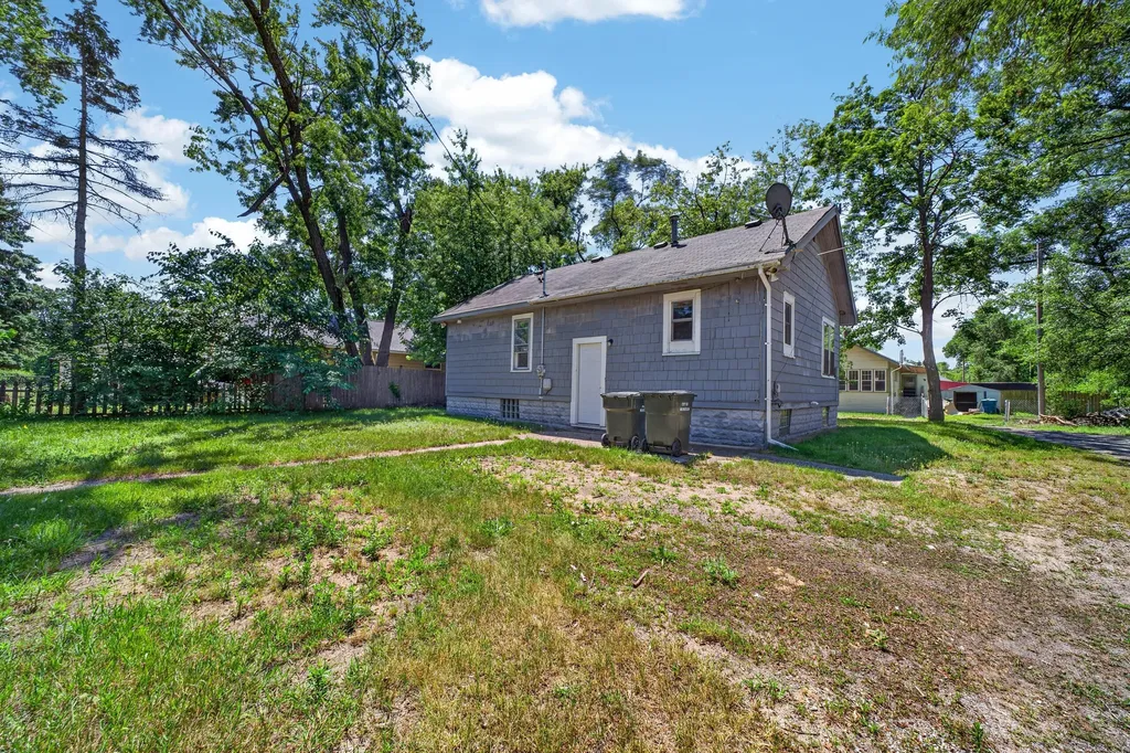1682 Edwin Street Muskegon City MI 49442