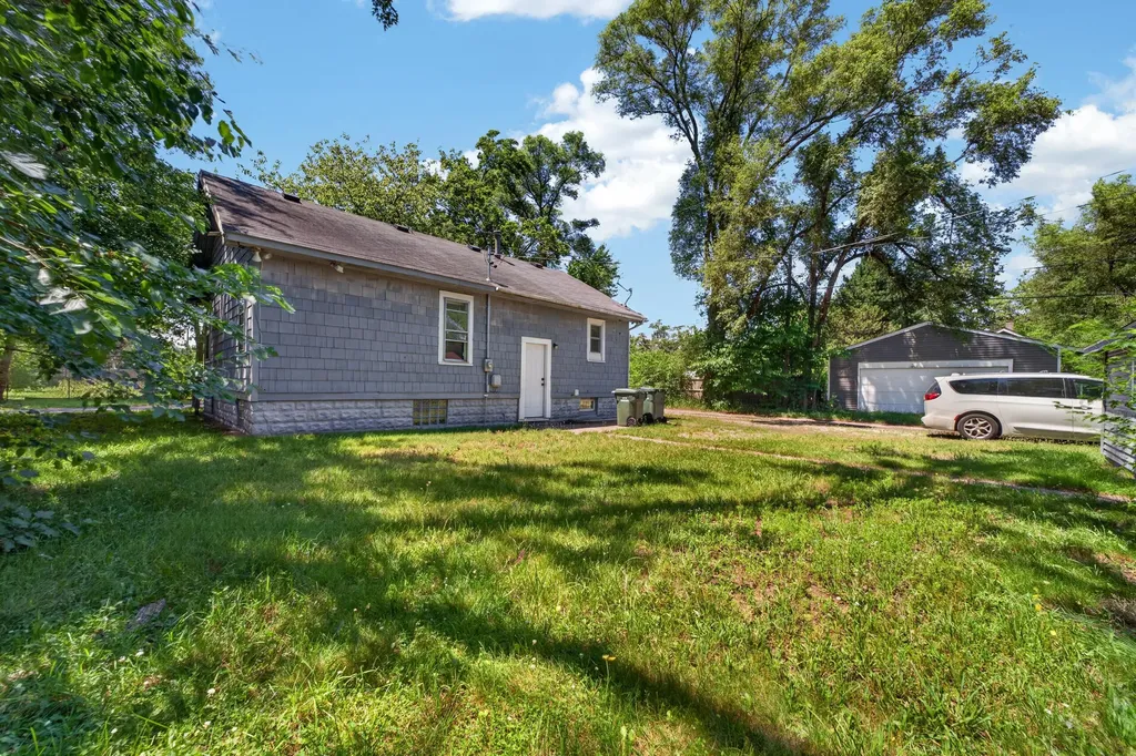 1682 Edwin Street Muskegon City MI 49442