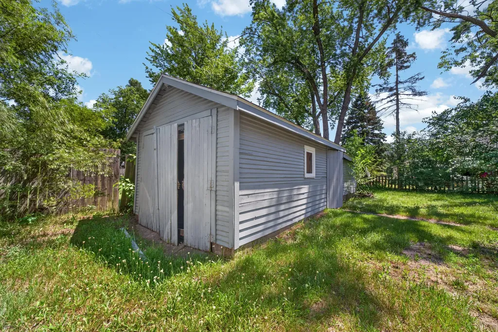 1682 Edwin Street Muskegon City MI 49442