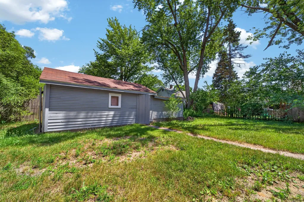 1682 Edwin Street Muskegon City MI 49442