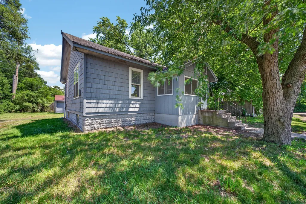1682 Edwin Street Muskegon City MI 49442