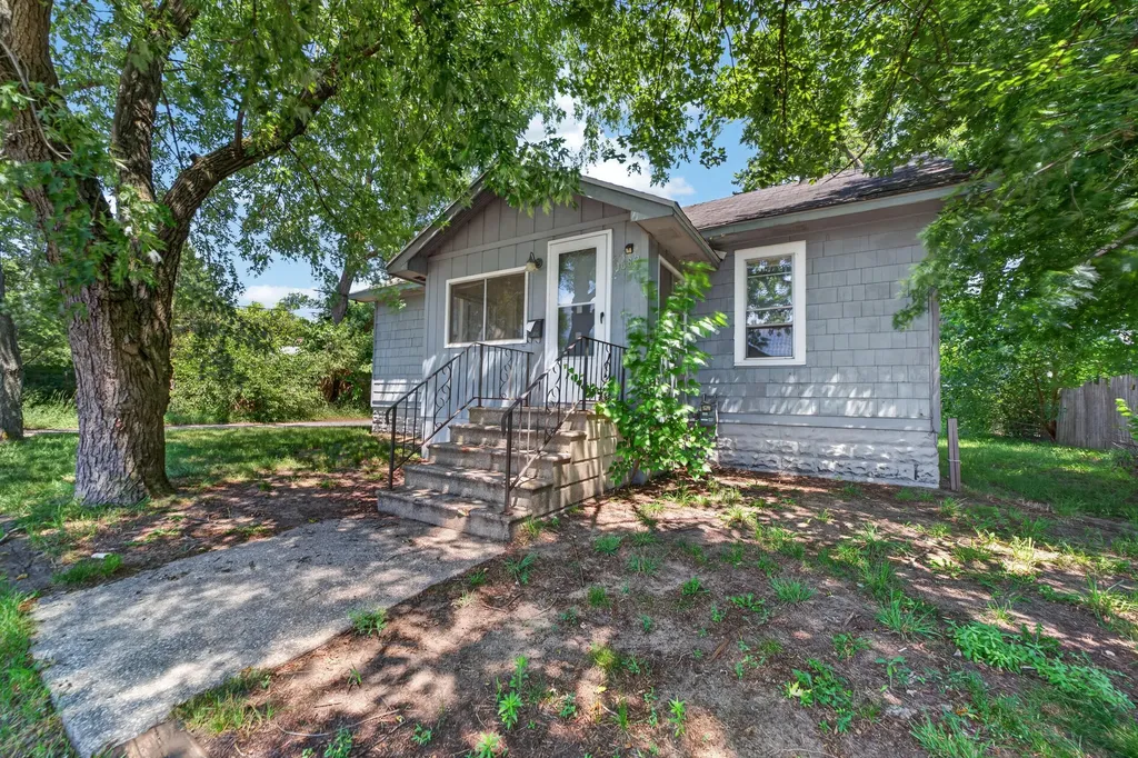 1682 Edwin Street Muskegon City MI 49442