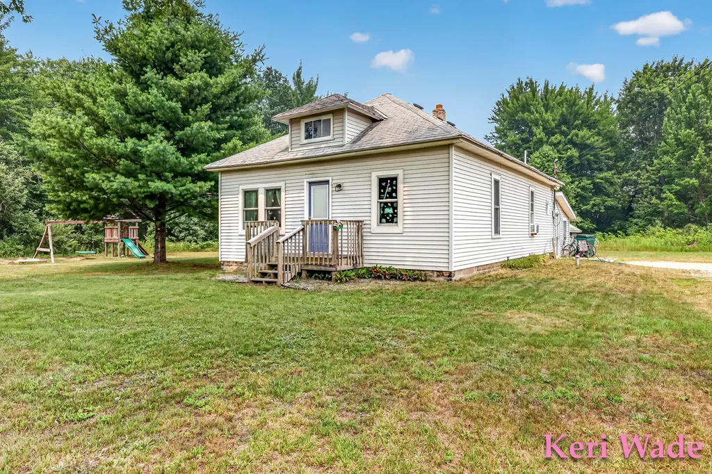3224 E Tyler Road Dalton Township MI 49445