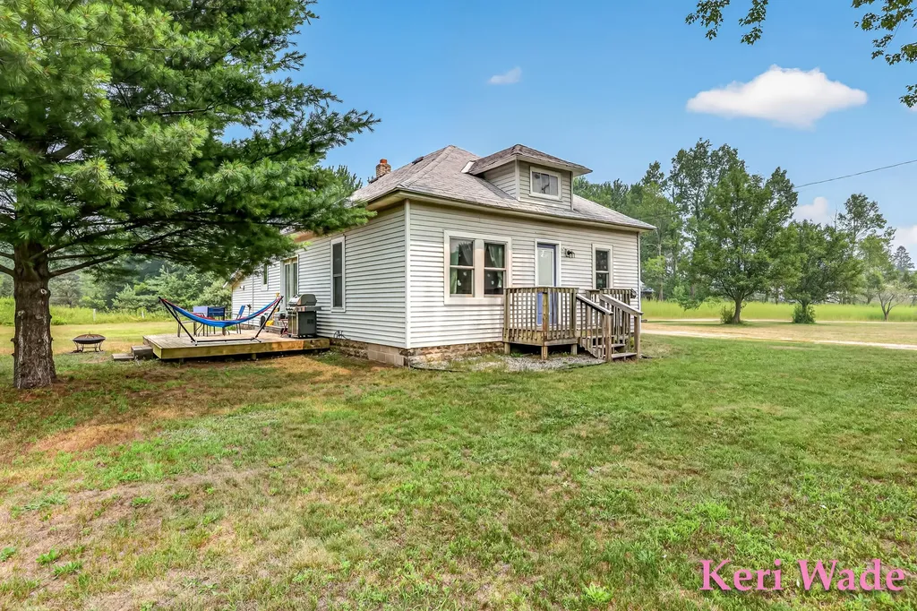 3224 E Tyler Road Dalton Township MI 49445