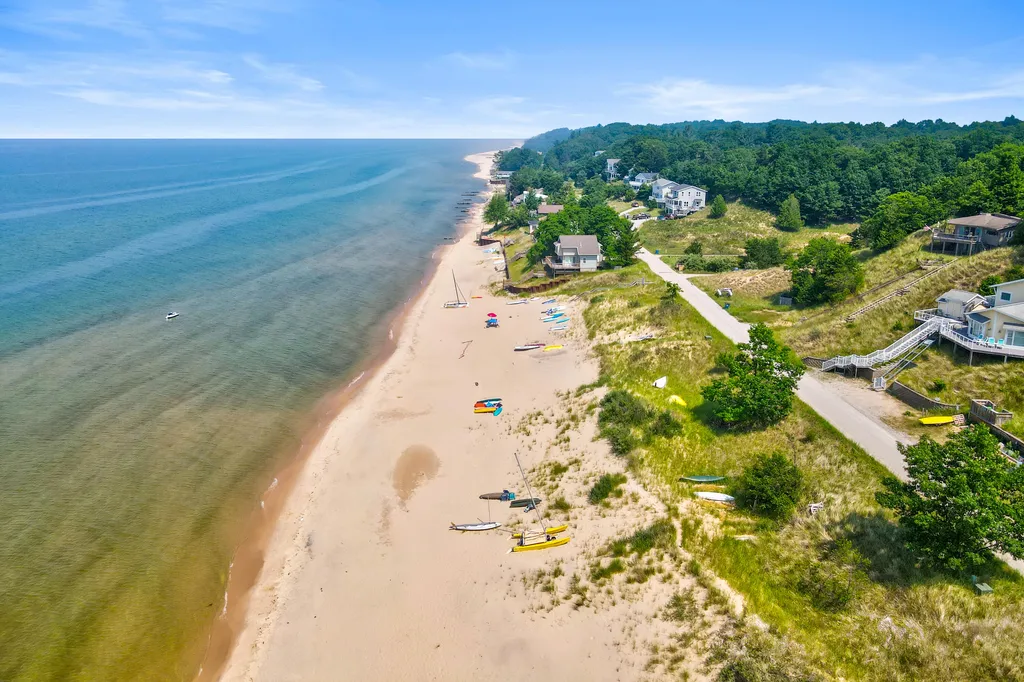 10 Morton Trail White River Township MI 49437