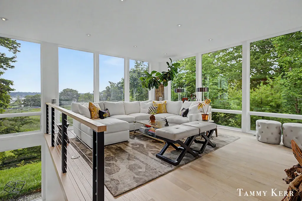 702 Golfview Drive Unknown City MI 49406