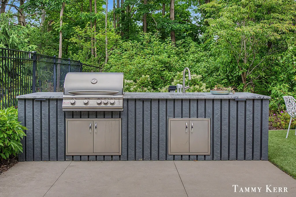 702 Golfview Drive Unknown City MI 49406
