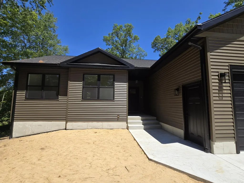 2850 Fenner Road Laketon Township MI 49445