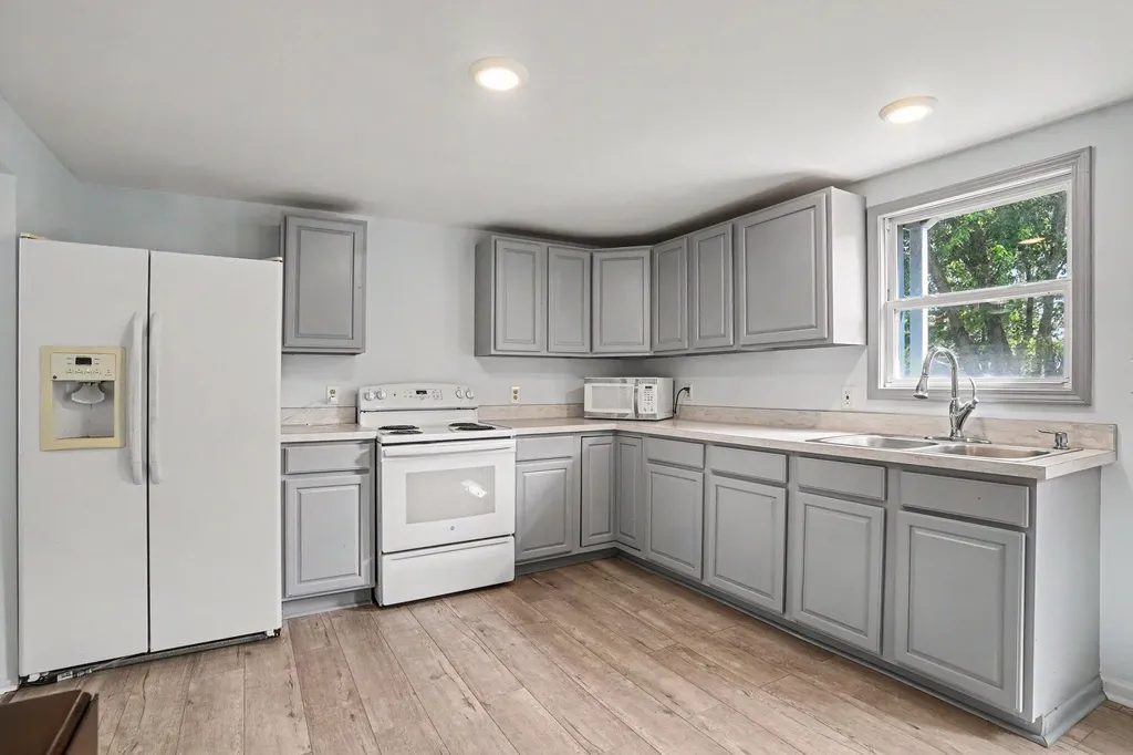 312 Elliott Avenue Grand Haven City MI 49417