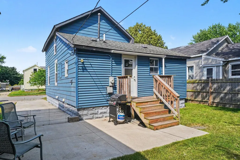 312 Elliott Avenue Grand Haven City MI 49417