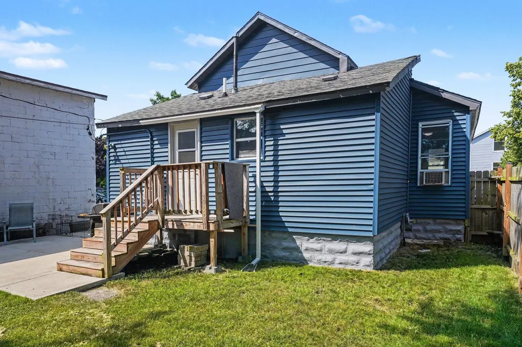 312 Elliott Avenue Grand Haven City MI 49417