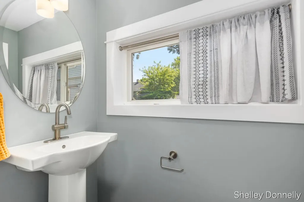 847 Innes Street NE Grand Rapids City MI 49503