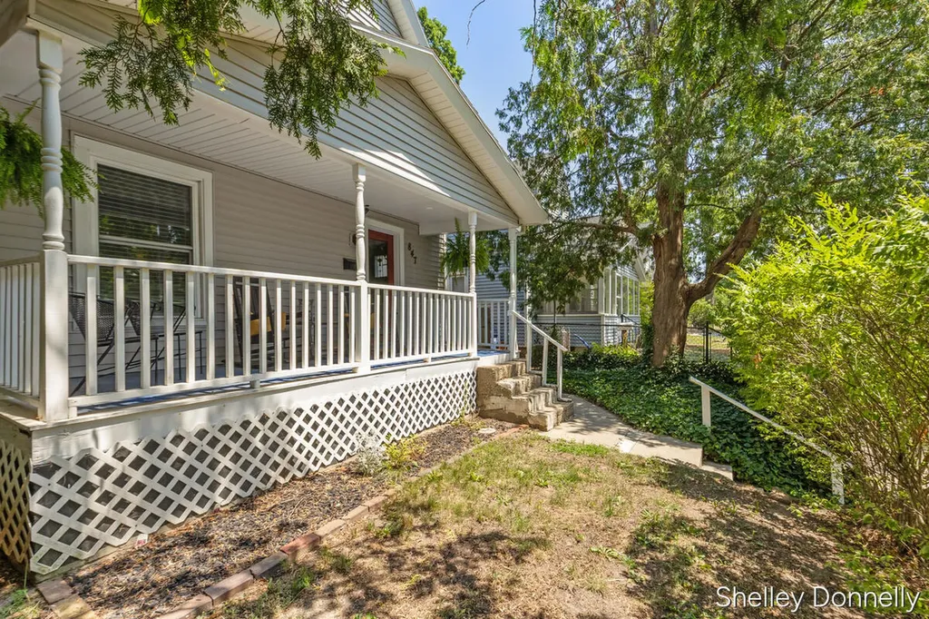 847 Innes Street NE Grand Rapids City MI 49503