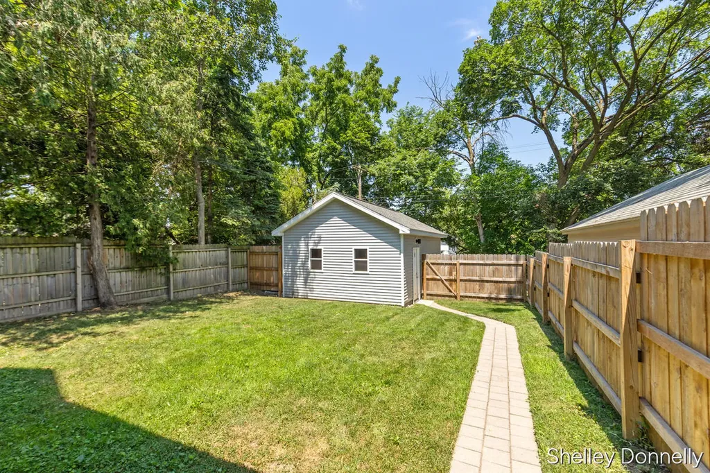 847 Innes Street NE Grand Rapids City MI 49503