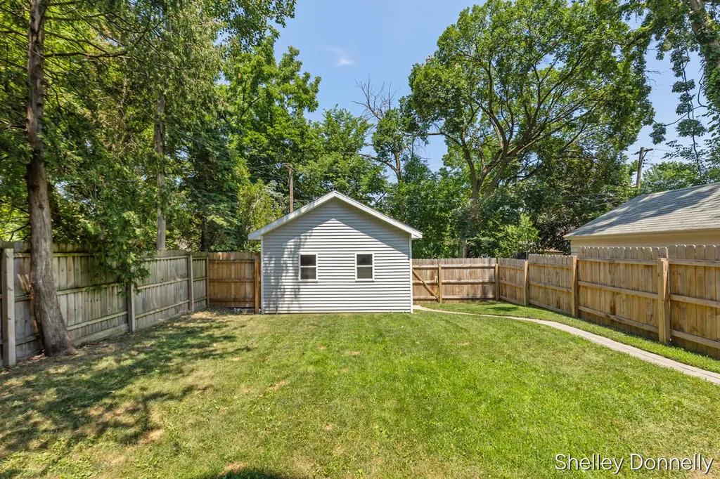 847 Innes Street NE Grand Rapids City MI 49503