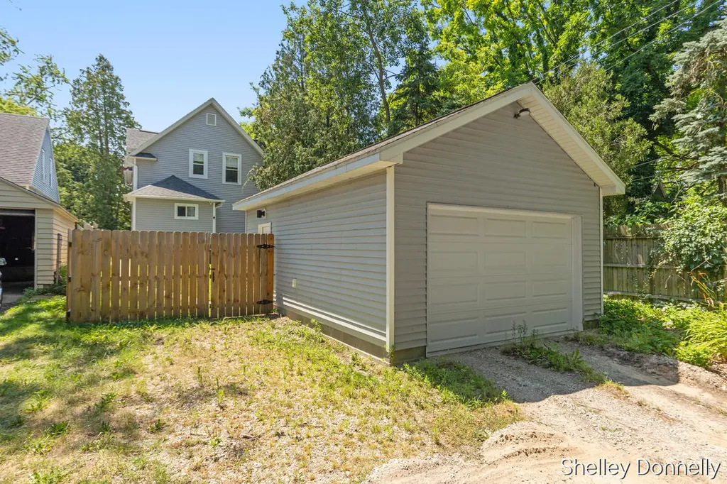 847 Innes Street NE Grand Rapids City MI 49503