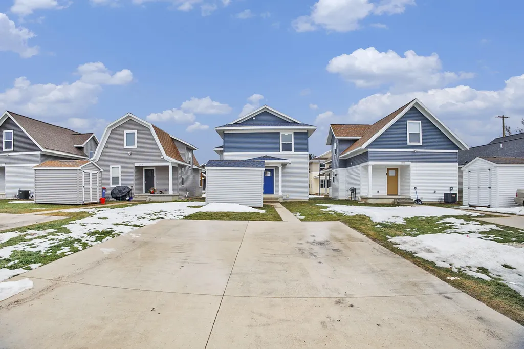 2108 Willard Avenue SE Grand Rapids City MI 49507