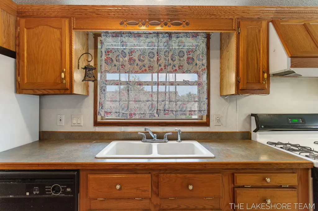 3274 Barbaray Way Holland Charter Township MI 49424