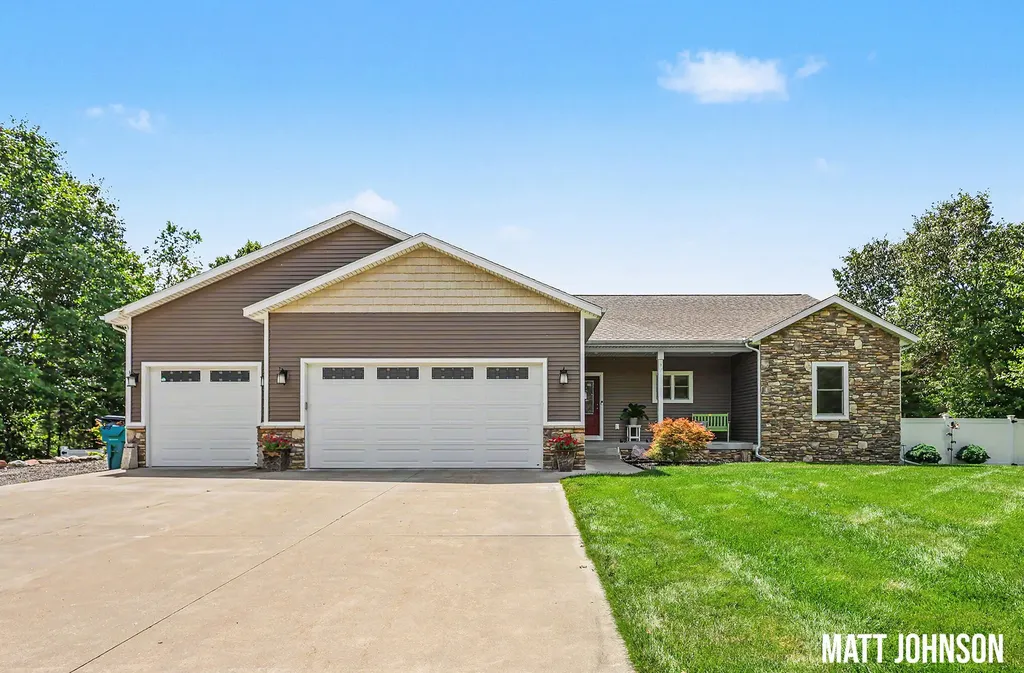 5589 Heritage Drive Fruitland Township MI 49461