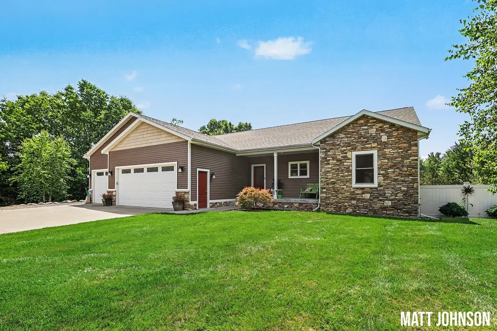 5589 Heritage Drive Fruitland Township MI 49461