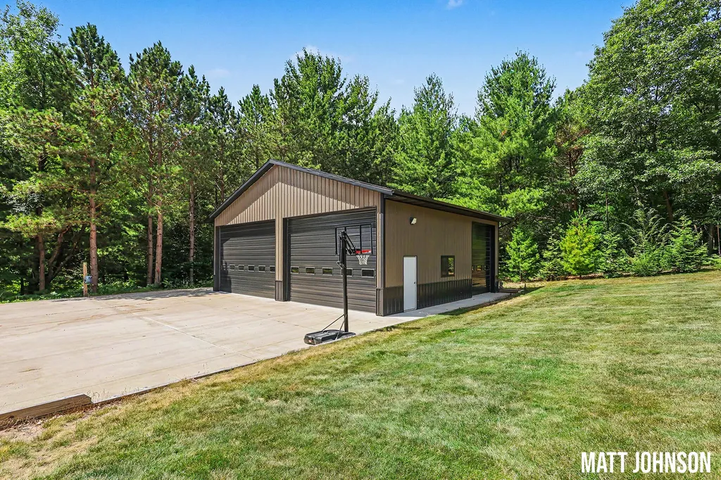 5589 Heritage Drive Fruitland Township MI 49461