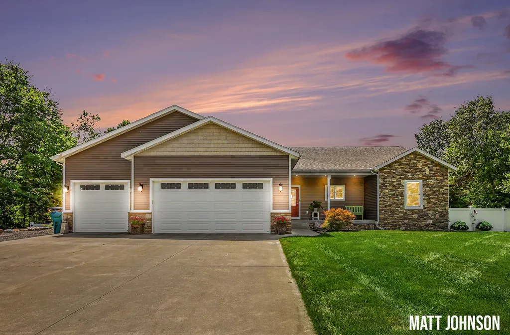 5589 Heritage Drive Fruitland Township MI 49461