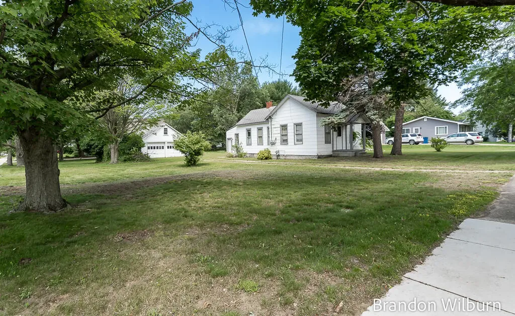 3259 Maple Grove Road Roosevelt Park City MI 49441