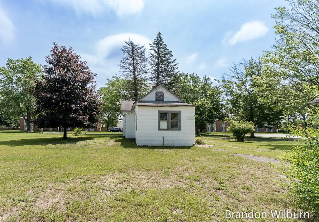 3259 Maple Grove Road Roosevelt Park City MI 49441