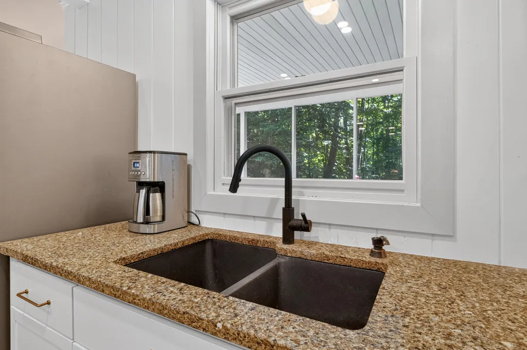 3530 Elderwood Avenue Park Township MI 49424